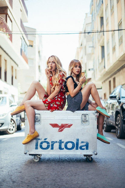 Este verano: zapatillas de lona blancas
