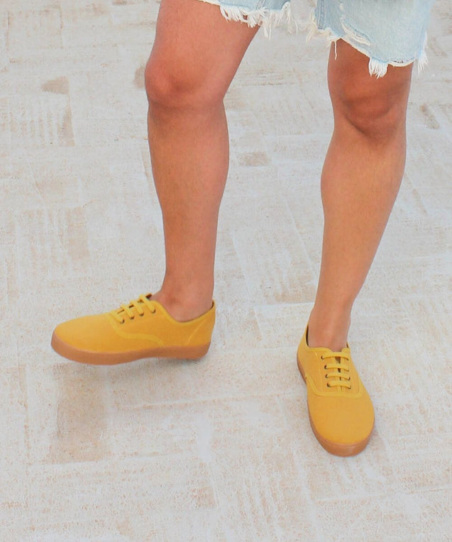 Zapatillas de lona amarillas para verano